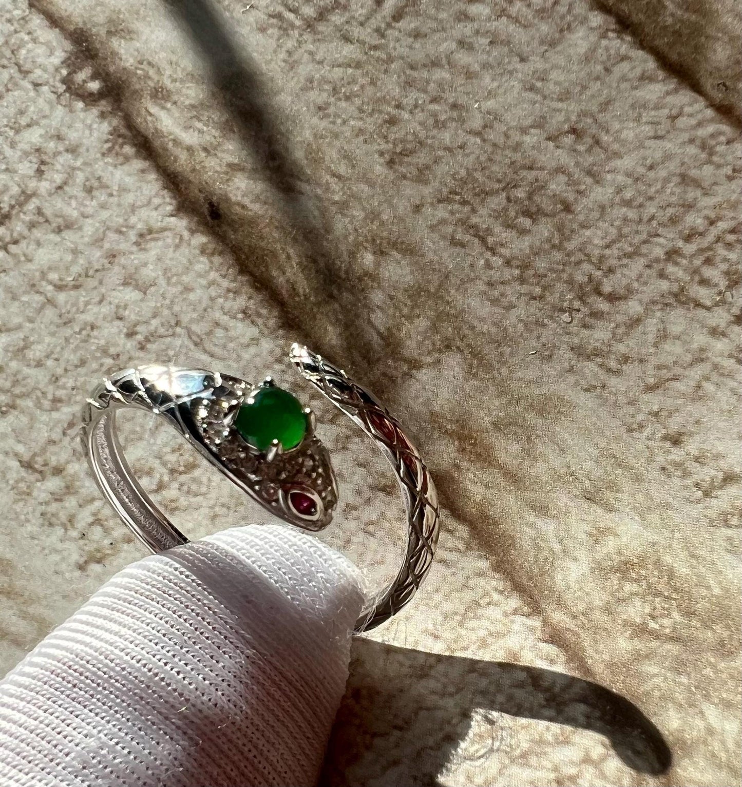 Certified natural Grade A Green Jade ring / green Jadiete inlaid ring, snake shape/ sterling silver天然A货翡翠 危料阳绿翡翠戒指 满绿 纯银蛇形戒 起胶起荧光#0093
