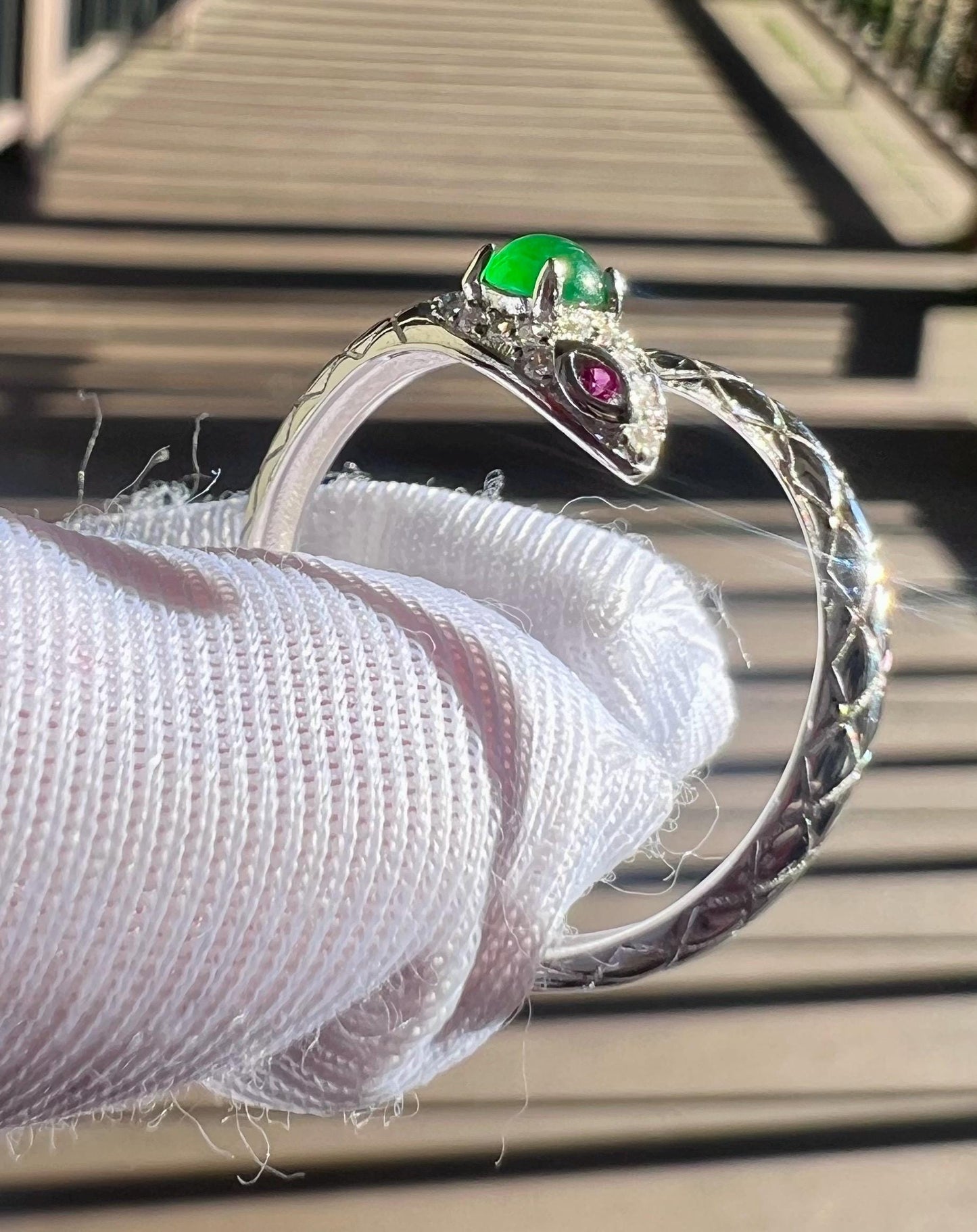 Certified natural Grade A Green Jade ring / green Jadiete inlaid ring, snake shape/ sterling silver天然A货翡翠 危料阳绿翡翠戒指 满绿 纯银蛇形戒 起胶起荧光#0093