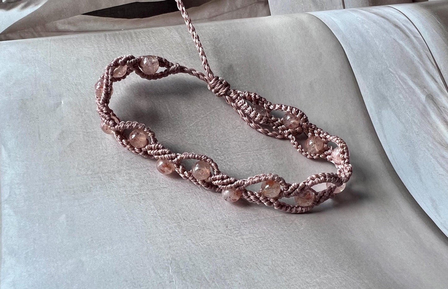 Hand braided bracelet /natural golden sunstone beads / 手工手绳/手编绳手链 搭配金太阳石圆珠 叠戴神器