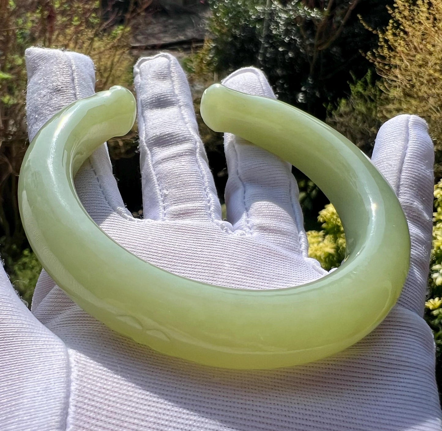 56.5~~58.5mm Certified natural nephrite opening Bangle/greenish cat's paw bangle 天然软玉 猫爪手镯 开口镯 胶糯细度好 #4087