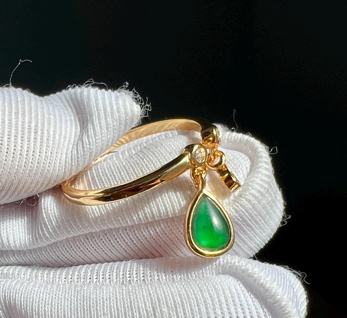 Certified natural Grade A Green Jade ring /green Jadiete inlaid ring, sterling silver天然A货翡翠 危料满绿水滴形翡翠戒指  起胶起莹光#0276
