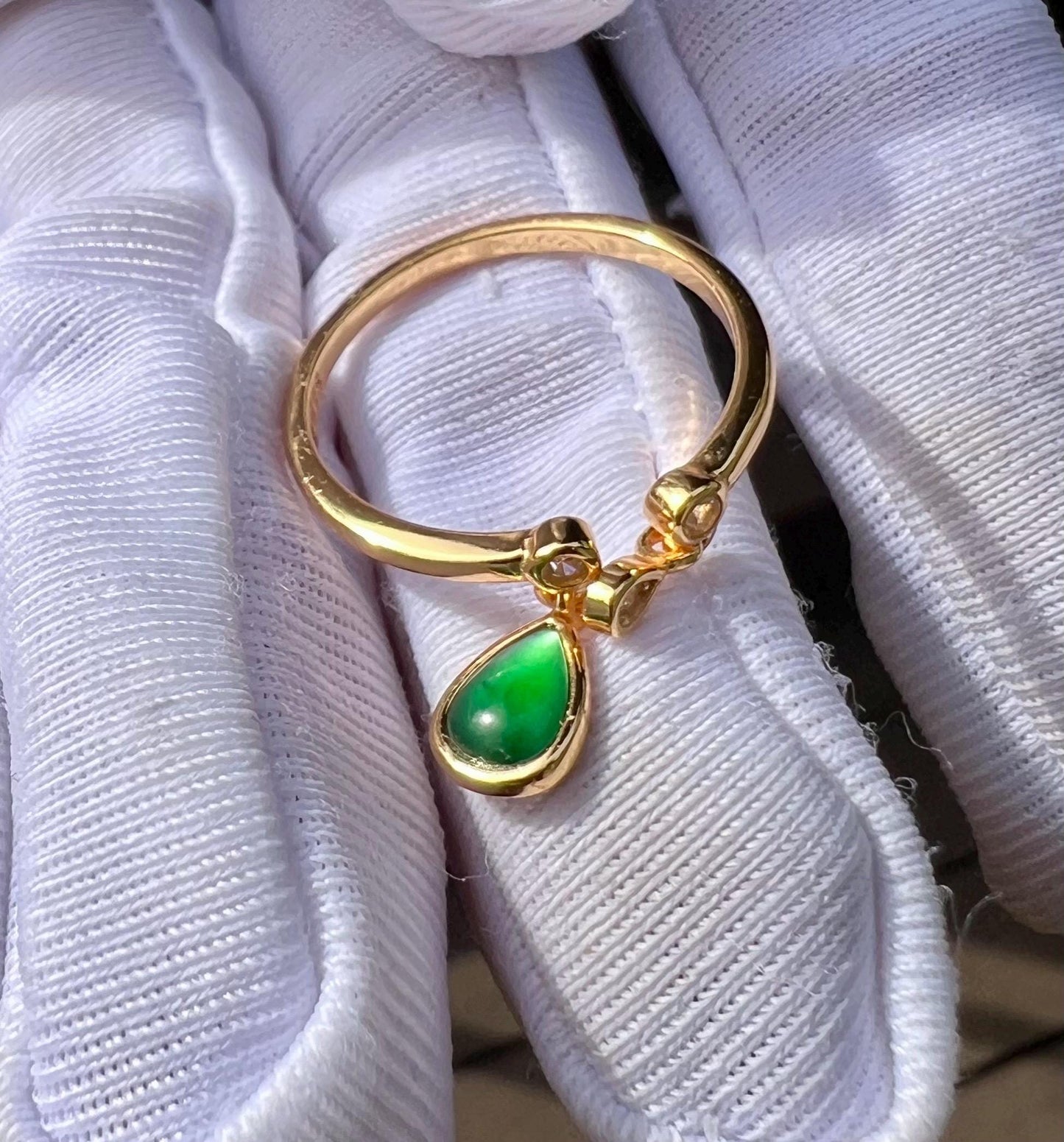 Certified natural Grade A Green Jade ring /green Jadiete inlaid ring, sterling silver天然A货翡翠 危料满绿水滴形翡翠戒指  起胶起莹光#0276