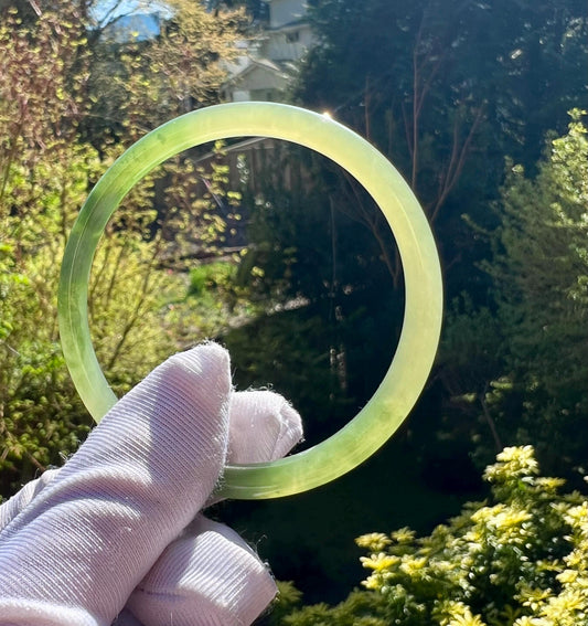 54.8mm Certified natural icy green with emerald green nephrite Bangle/Qingshui nephrite dangling bangle 天然软玉 高冰晴水俏翠青  细圆条手镯 叮当镯 冰润起莹光 #0760