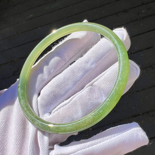 60.8mm Certified natural icy green with emerald green nephrite Bangle/Qingshui nephrite dangling bangle 天然软玉 高冰晴水俏翠青  细圆条手镯 叮当镯 冰润起莹光 #0762