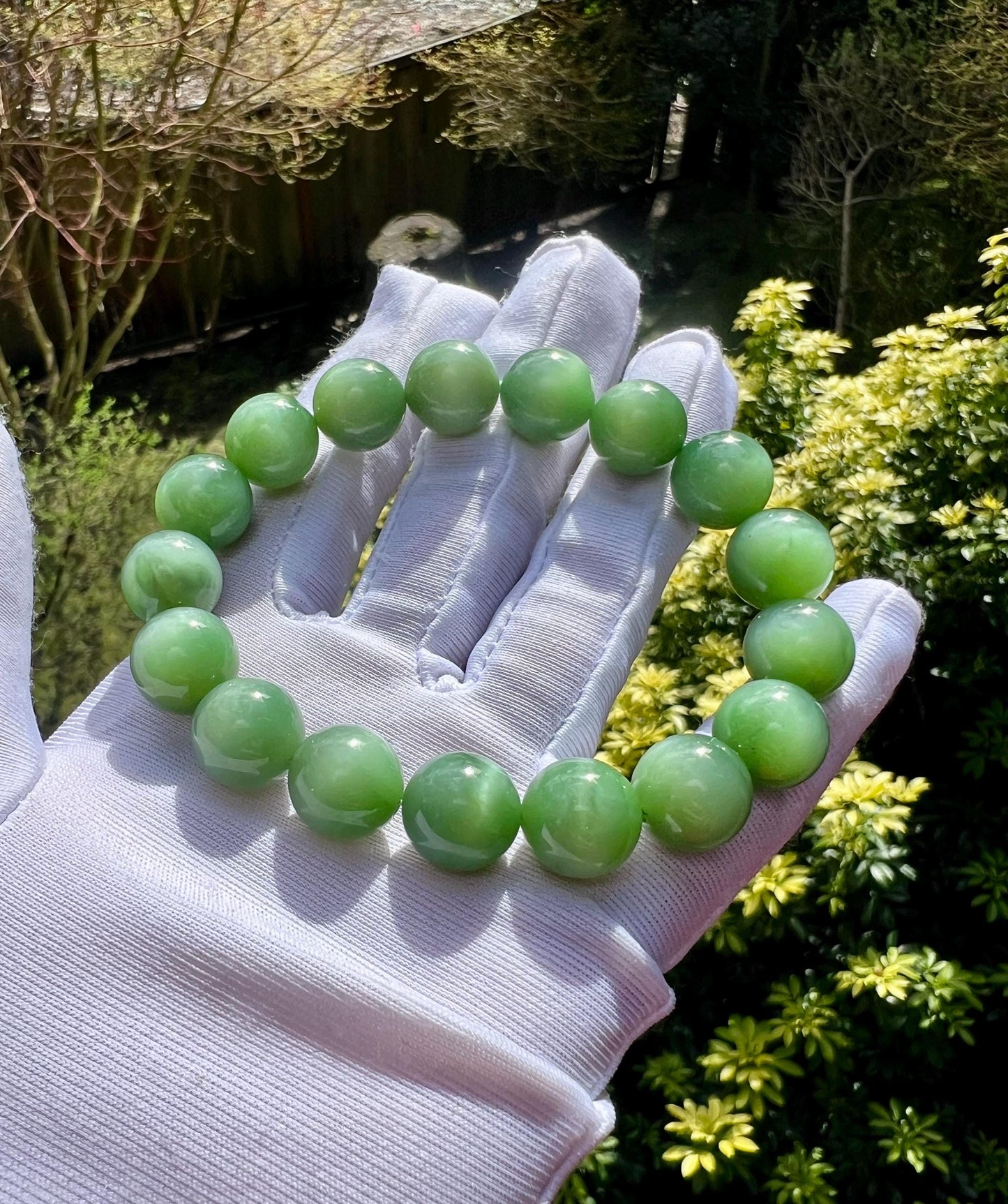 12mm Certified natural nephrite green jade/vivid chatoyant green nephrite Bracelet天然精品软玉 碧玉手串 夹层料碧玉 粉青猫眼#1810 细糯油