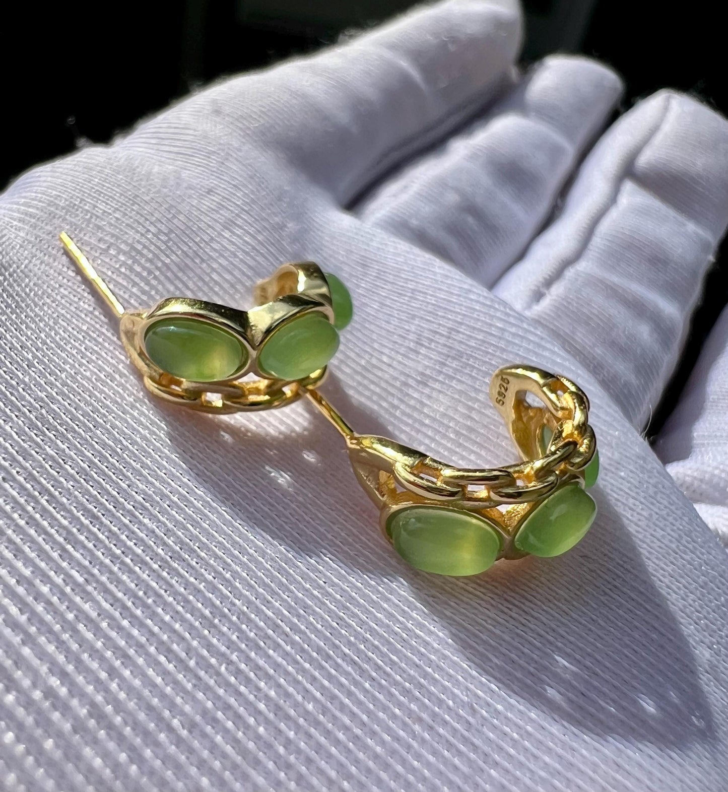 Certified natural nephrite green jade/green nephrite half hoop earrings/S925 stud earrings 天然碧玉耳环  半圆形纯银耳钉#0082 果阳绿起莹光起猫