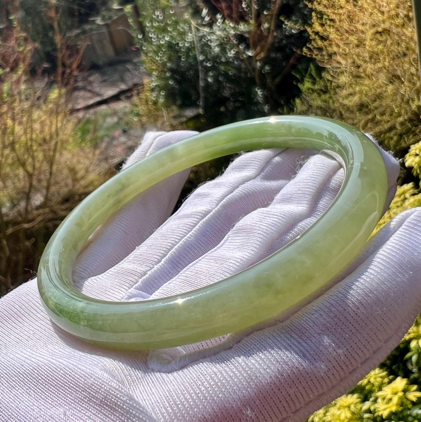 59.9mm Certified natural icy light green with emerald green nephrite Bangle 天然晴水玉带翠  细圆条手镯 美人条 冰润起莹光 #0742