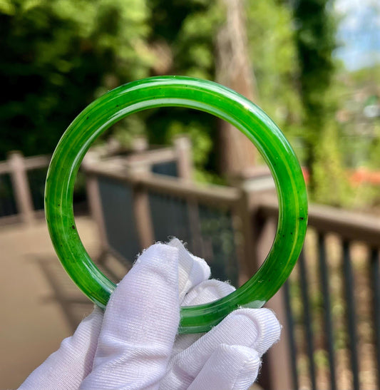 57.5mm Certified natural nephrite green jade / green nephrite Bangle/oily bright green nephrite 天然碧玉手镯 阳绿 苹果绿 细圆条手镯 美人条 #0633