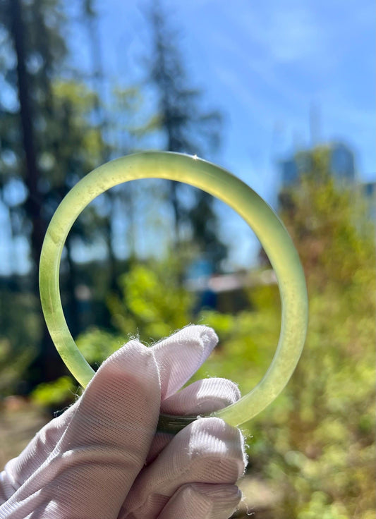 56.6mm Certified natural icy green with emerald green nephrite Bangle/Qingshui nephrite dangling bangle 天然软玉 高冰晴水俏翠青  细圆条手镯 叮当镯 冰润起莹光 #0752