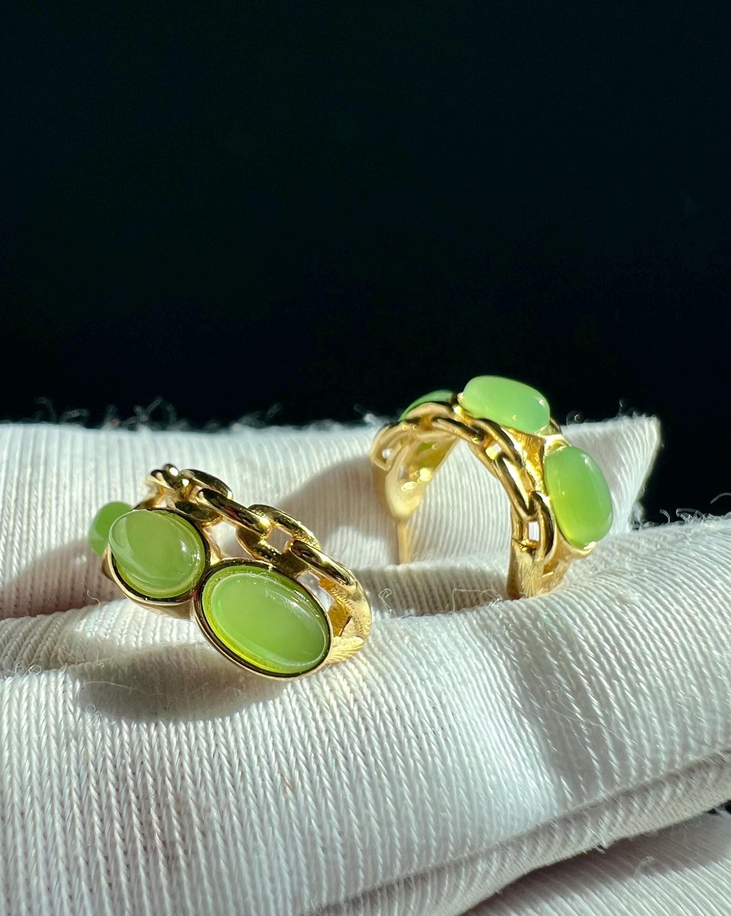 Certified natural nephrite green jade/green nephrite half hoop earrings/S925 stud earrings 天然碧玉耳环  半圆形纯银耳钉#0082 果阳绿起莹光起猫