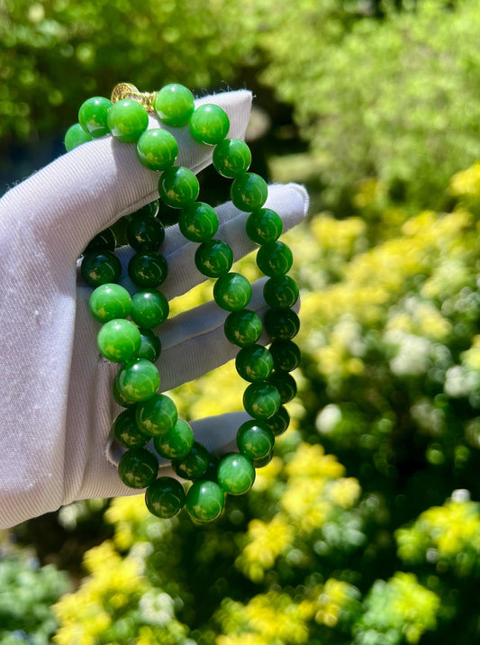 9.7mm Certified natural nephrite green jade /Siberian green nephrite necklace /bright green color 天然精品碧玉项链 粉阳绿 #6383 肉底起莹光