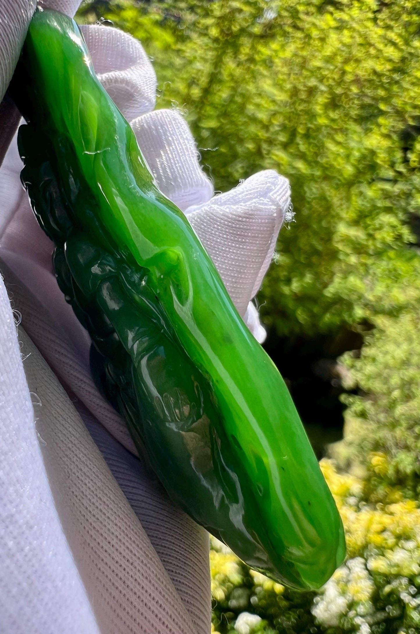 Certified natural nephrite green jade/Siberian green nephrite carved Guanyin pendant necklace/bright green nephrite 天然碧玉 老料雕刻观音吊坠 手把件#0629 阳绿起莹光