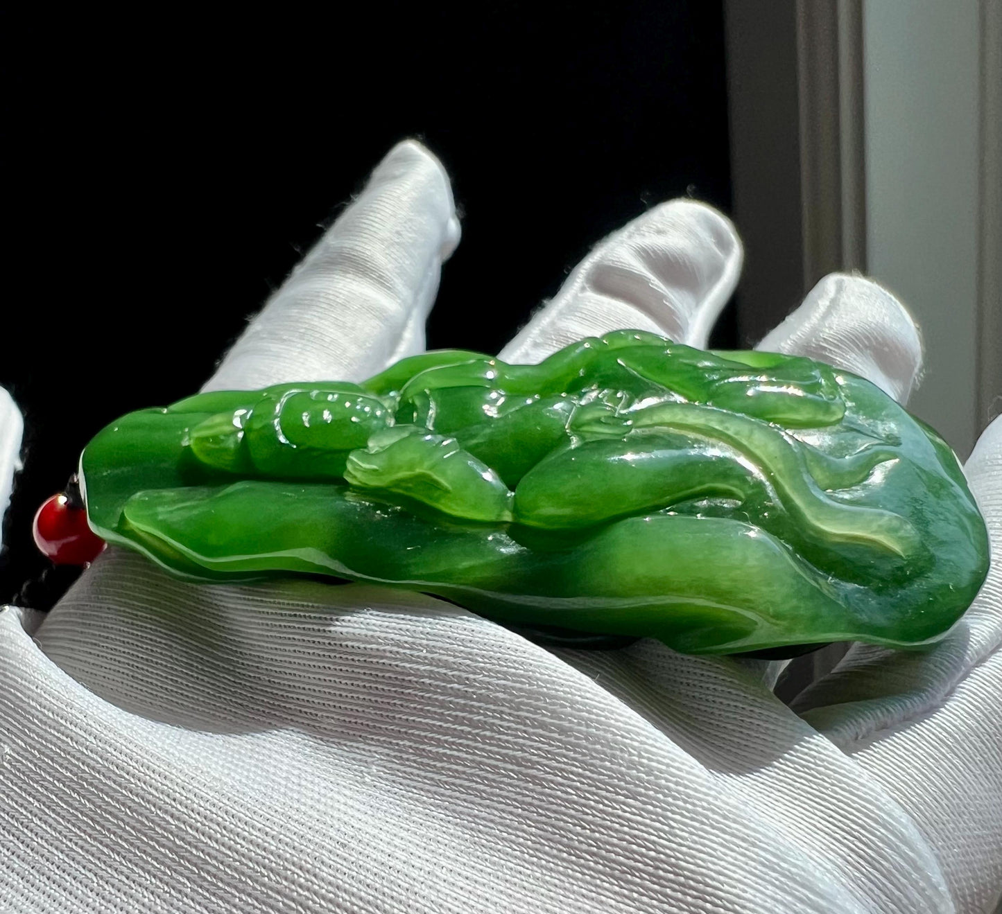 Certified natural nephrite green jade/Siberian green nephrite carved Guanyin pendant necklace/bright green nephrite 天然碧玉 老料雕刻观音吊坠 手把件#0629 阳绿起莹光