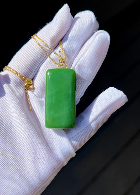Certified natural nephrite green jade/Siberian rectangle safety pendant necklace/High chroma green nephrite天然精品 鹅料碧玉 高色浓粉绿无事牌 #7145 非常细腻