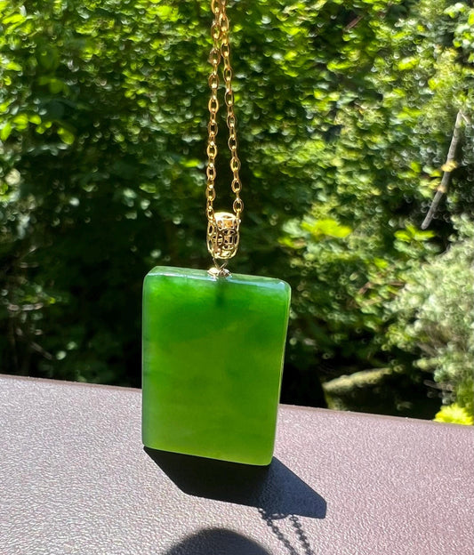 Certified natural nephrite green jade/rectangle safety pendant necklace/Siberian rich green nephrite/gold 18k/天然精品 俄料碧玉无事牌 高冰阳绿 #5166