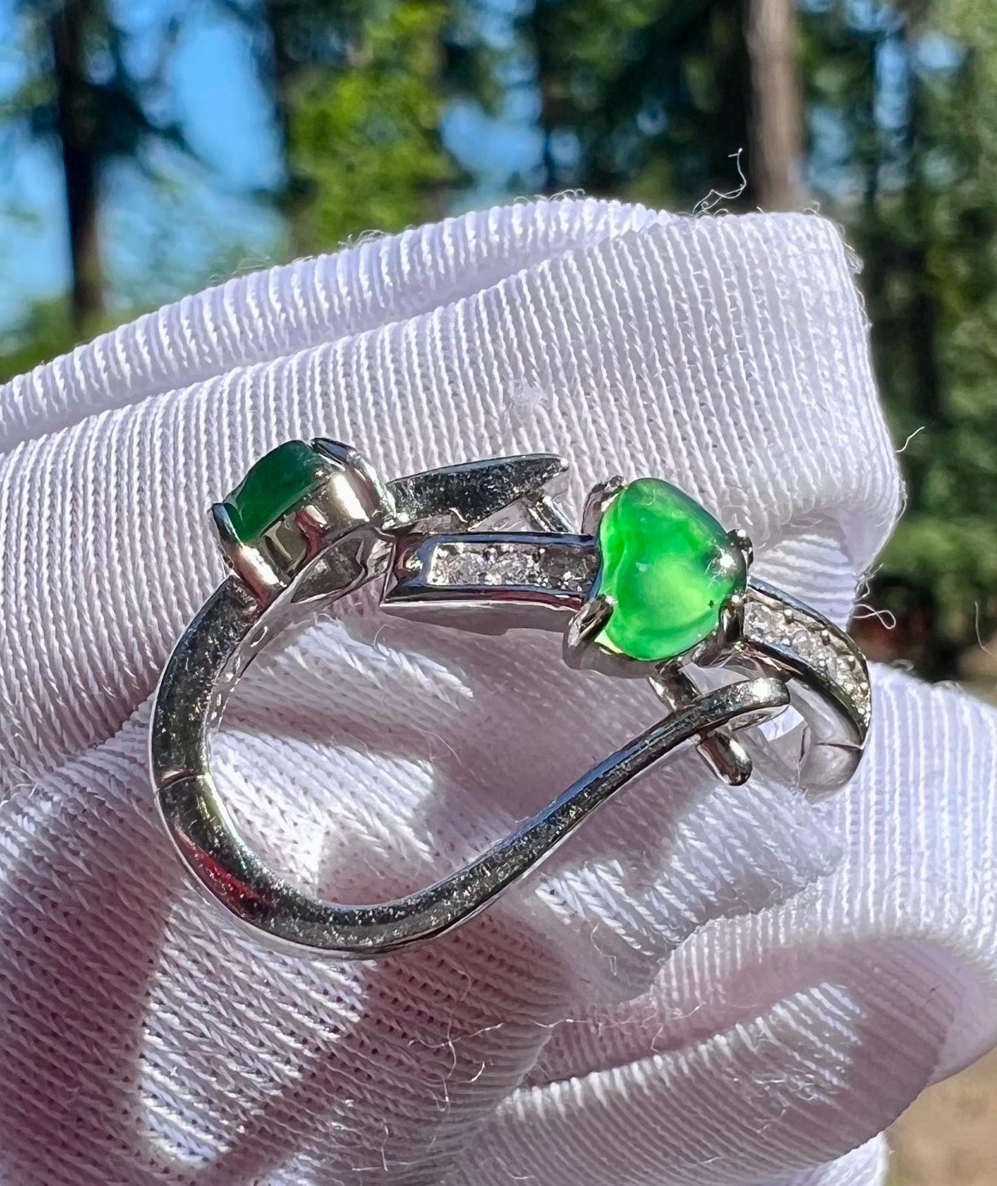 Certified natural Guatemala Grade A green Jade / icy  green Jadiete heart shaped hoop earrings/S925 天然A货危料翡翠  冰阳绿爱心 耳环 耳扣 #0057
