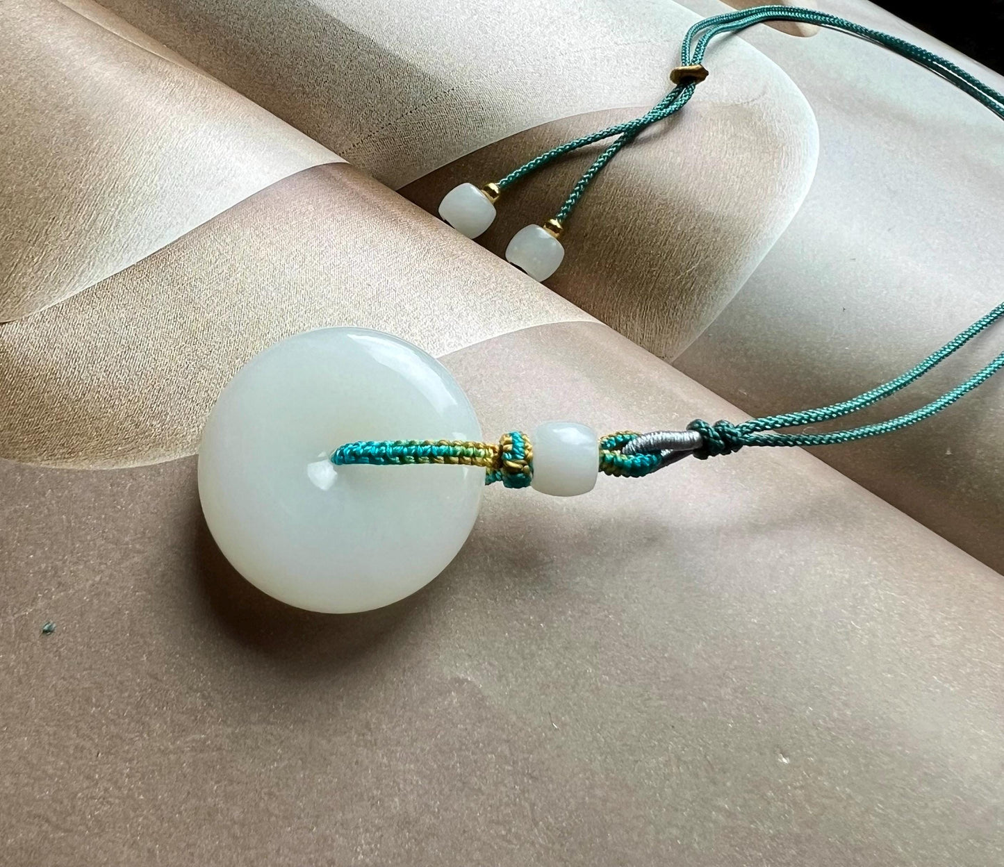 Certified natural Jade/ Qinghai white nephrite donut pendant necklace/good luck circle/天然软玉 青海老料白玉平安扣#4516 白润细