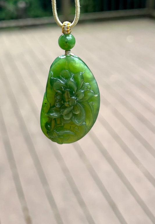 Certified natural nephrite green jade/ green nephrite carved lotus and dragonfly pendant  necklace 天然碧玉 雕刻荷花蜻蜓吊坠 手工绳项链  #3972 白加绿
