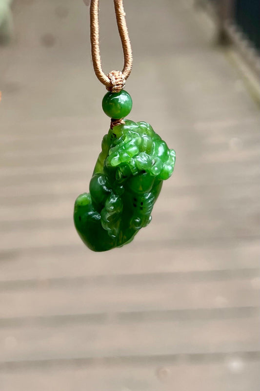 Certified natural nephrite green jade, rich green nephrite carved Pixiu pendant necklace/天然碧玉 浓绿貔貅吊坠 油润起胶#3969 手工雕刻