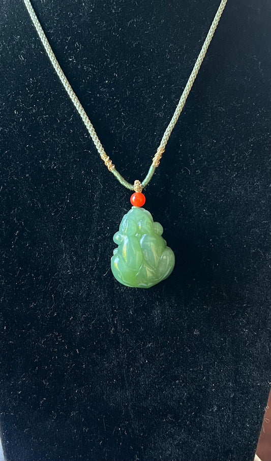 Certified natural nephrite green jade/green nephrite carved lucky frog pendant necklace/天然软玉 碧玉雕刻呱呱来财吊坠 #7707 粉绿起莹光
