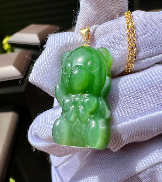 Certified natural nephrite green jade/Siberian bright green nephrite carved Bear pendant necklace/gold 18k天然碧玉 阳绿小熊/挥手熊吊坠 起莹光#7428