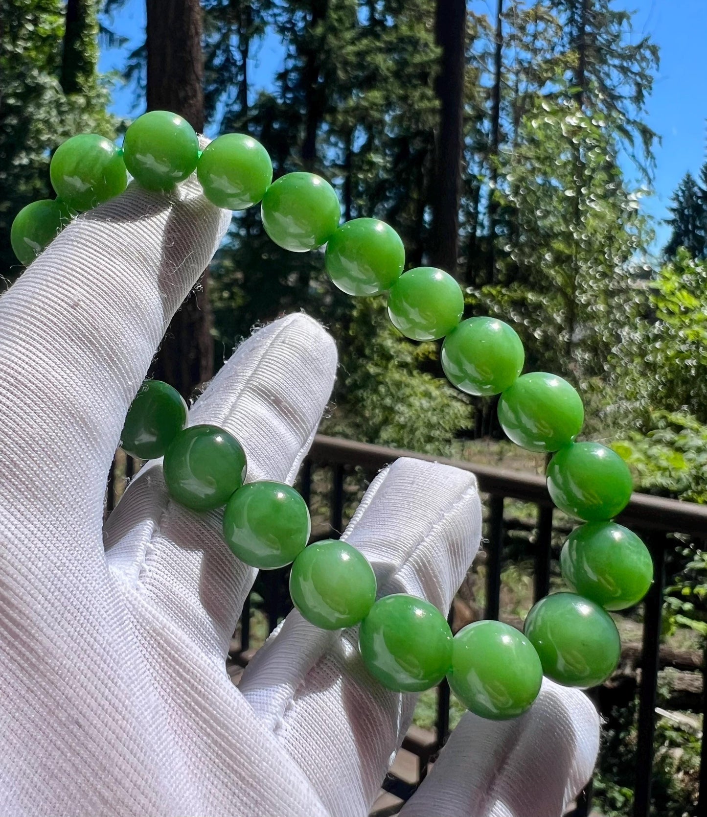 10mm Certified natural nephrite green jade/green nephrite bracelet /rich bright green 天然精品碧玉手串  粉阳绿 #1941 色浓 细腻 起莹光起猫