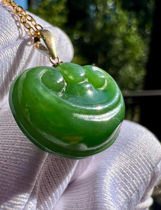 Certified natural nephrite green jade/rich green nephrite bean pendant/nephrite Ruyi necklace/gold 18k天然软玉 碧玉 浓阳绿如意吊坠 #9513 福豆造型