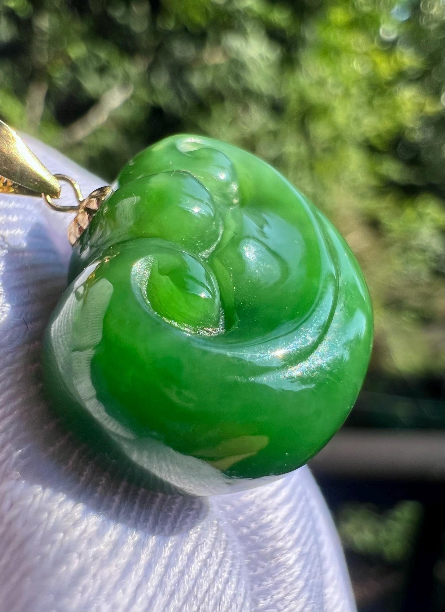 Certified natural nephrite green jade/rich green nephrite bean pendant/nephrite Ruyi necklace/gold 18k天然软玉 碧玉 浓阳绿如意吊坠 #9524 福豆胖墩墩