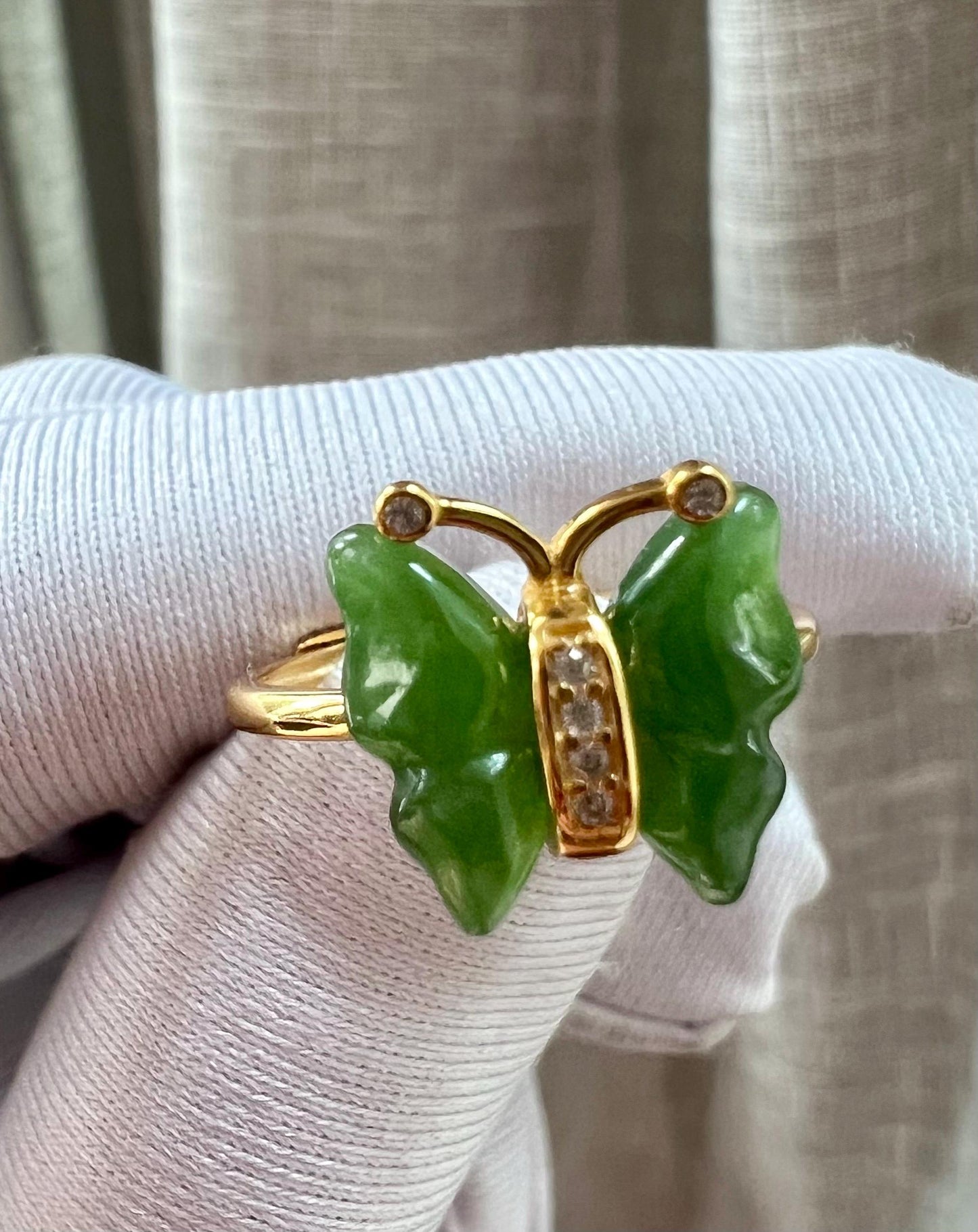 Certified natural nephrite green jade ring Sterling Silver ring/butterfly shaped green nephrite 天然软玉 碧玉阳绿 起胶起荧光 纯银镶蝴蝶戒指/指环#3585