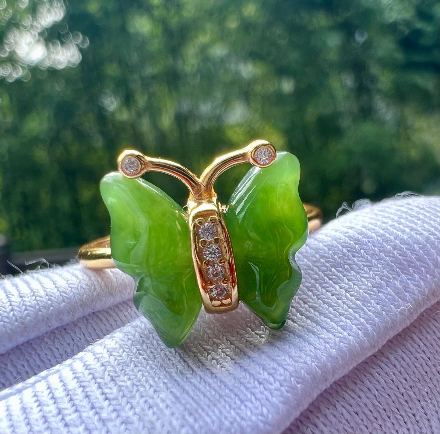 Certified natural nephrite green jade ring Sterling Silver ring/butterfly shaped green nephrite 天然软玉 碧玉阳绿 起胶起荧光 纯银镶蝴蝶戒指/指环#3585