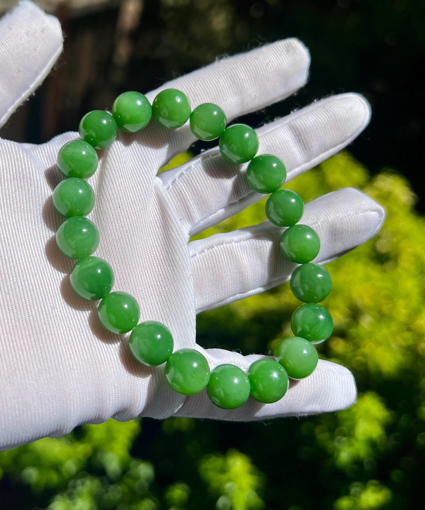 10mm Certified natural nephrite green jade/green nephrite bracelet /rich bright green 天然精品碧玉手串  粉阳绿 #1941 色浓 细腻 起莹光起猫