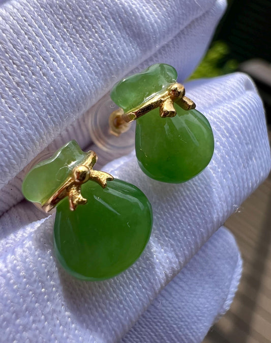Certified natural nephrite green jade/green nephrite purse shaped/lucky bag earrings/S925 stud earrings 天然软玉 碧玉福袋耳环 纯银耳钉#3586 果阳绿