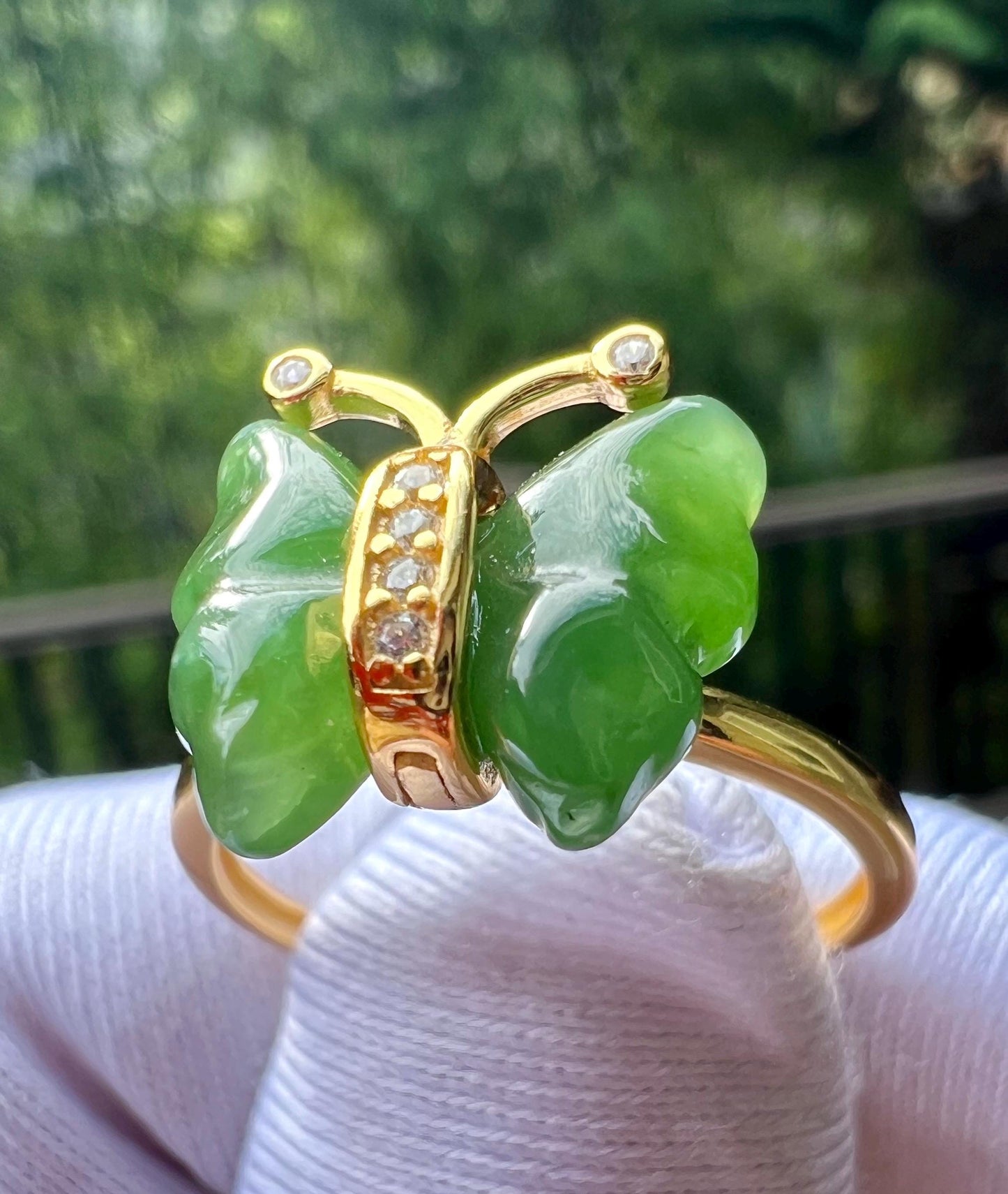 Certified natural nephrite green jade ring Sterling Silver ring/butterfly shaped green nephrite 天然软玉 碧玉阳绿 起胶起荧光 纯银镶蝴蝶戒指/指环#3585