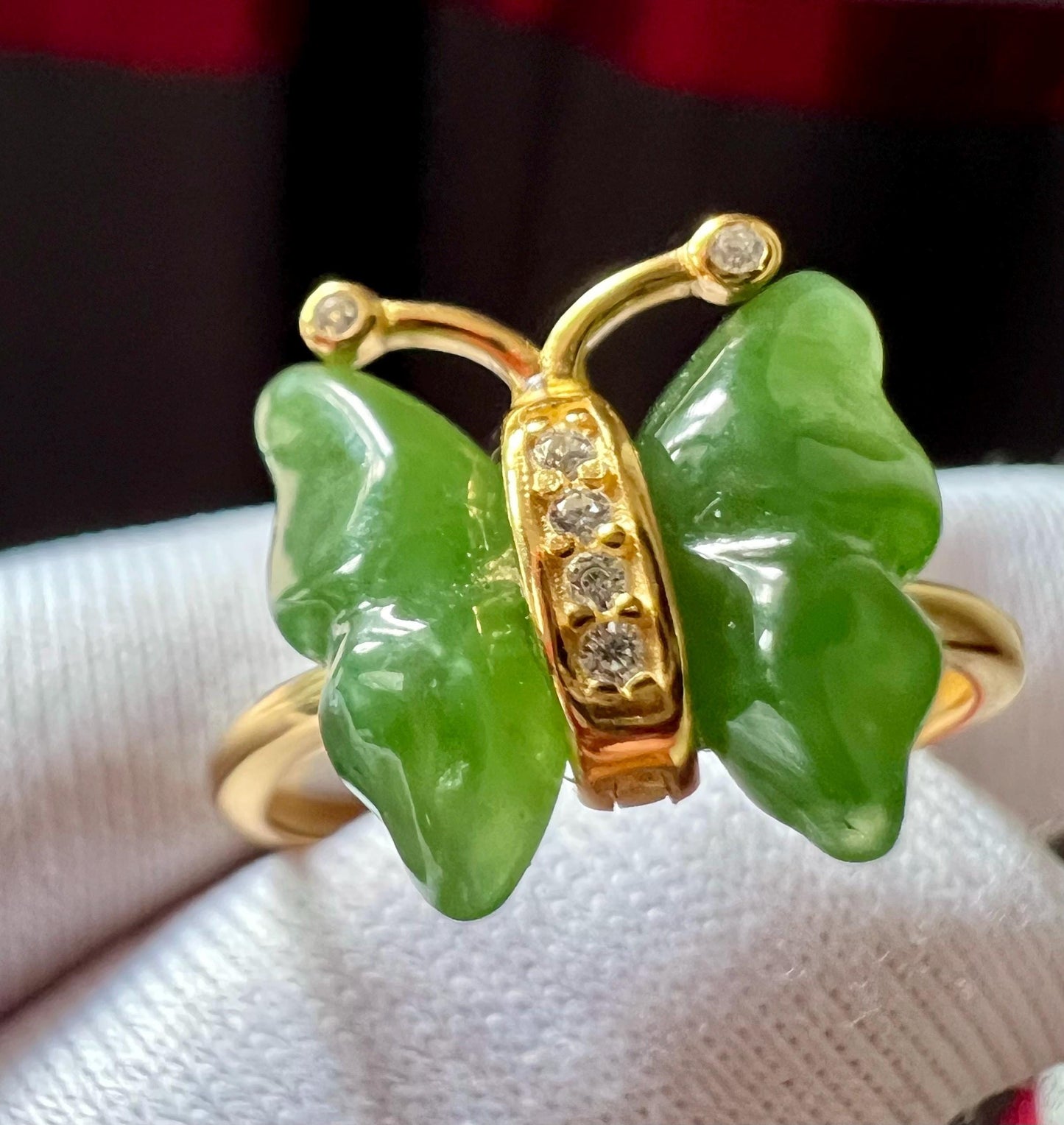 Certified natural nephrite green jade ring Sterling Silver ring/butterfly shaped green nephrite 天然软玉 碧玉阳绿 起胶起荧光 纯银镶蝴蝶戒指/指环#3585